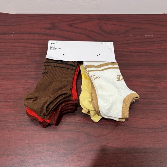 Nike Everyday, Lightweight, No Show Socks, 6 Pack - Picture 3 of 11